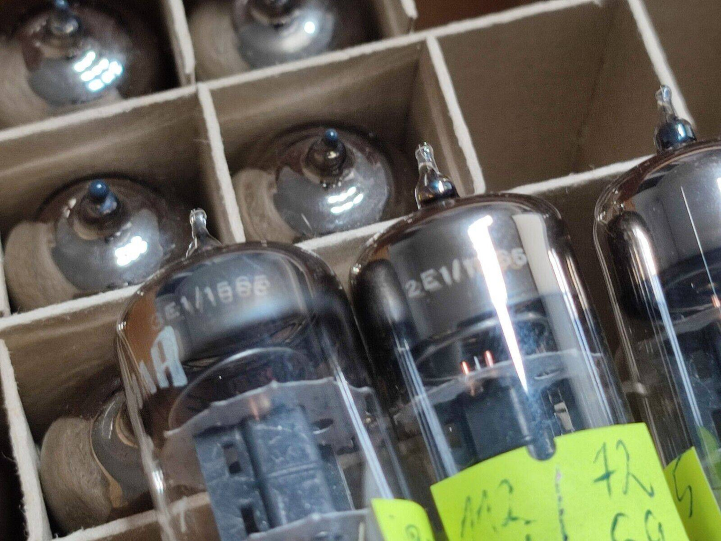 1 Pcs ECC81 12AT7 NOS O Triode Getter Black Plates Brimar Holland