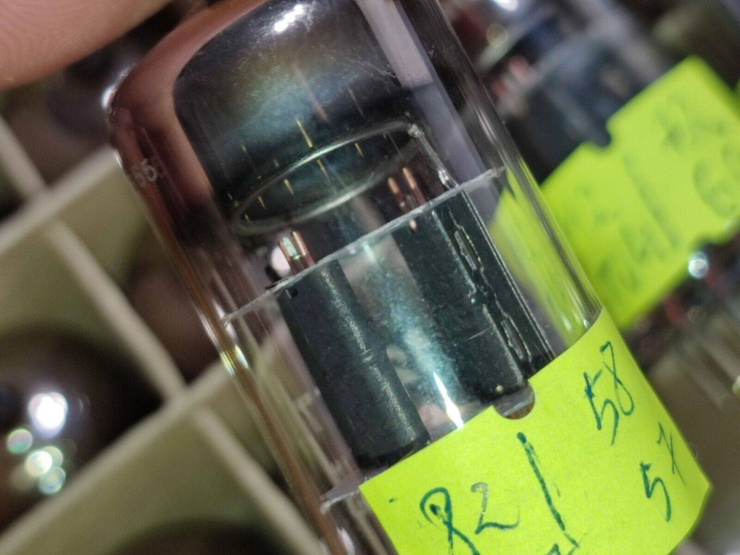 1 Pcs ECC81 12AT7 NOS O Triode Getter Black Plates Brimar Holland