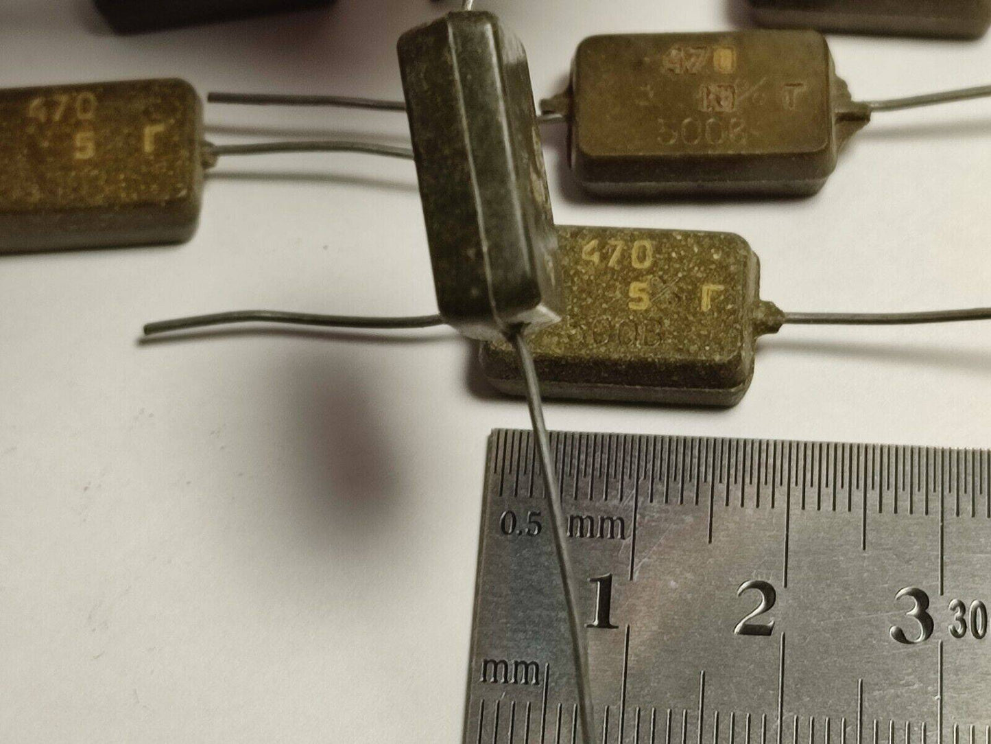 470 pF 500 V 5% LOT OF 12 Pcs.  RUSSIAN SILVER-MICA CAPACITORS KSO-5G КСО-5Г