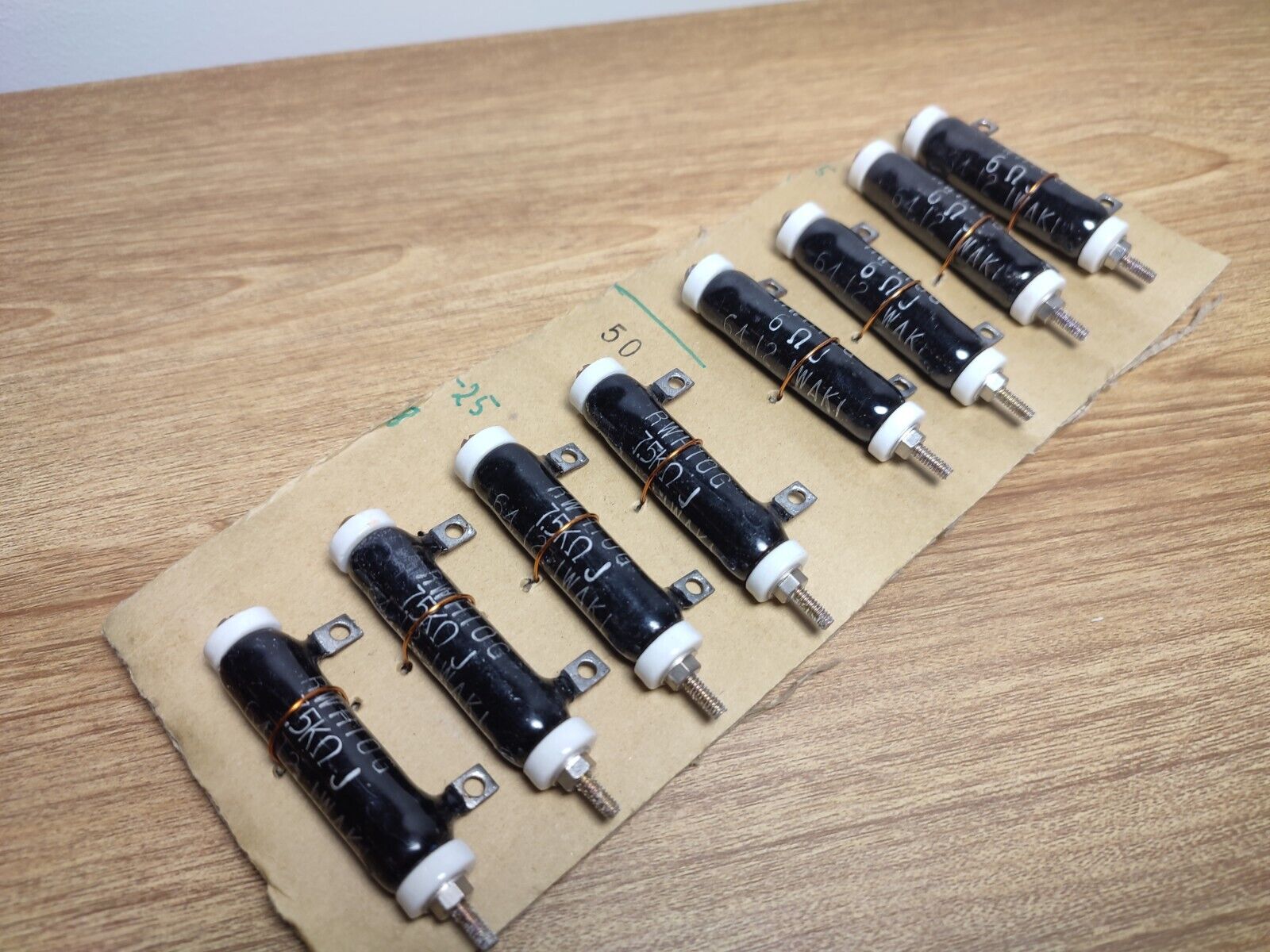 8Pcs LOT NOS/ NEW RWH10G RESISTOR JAPAN MADE IWAKI 64.12 BLACK