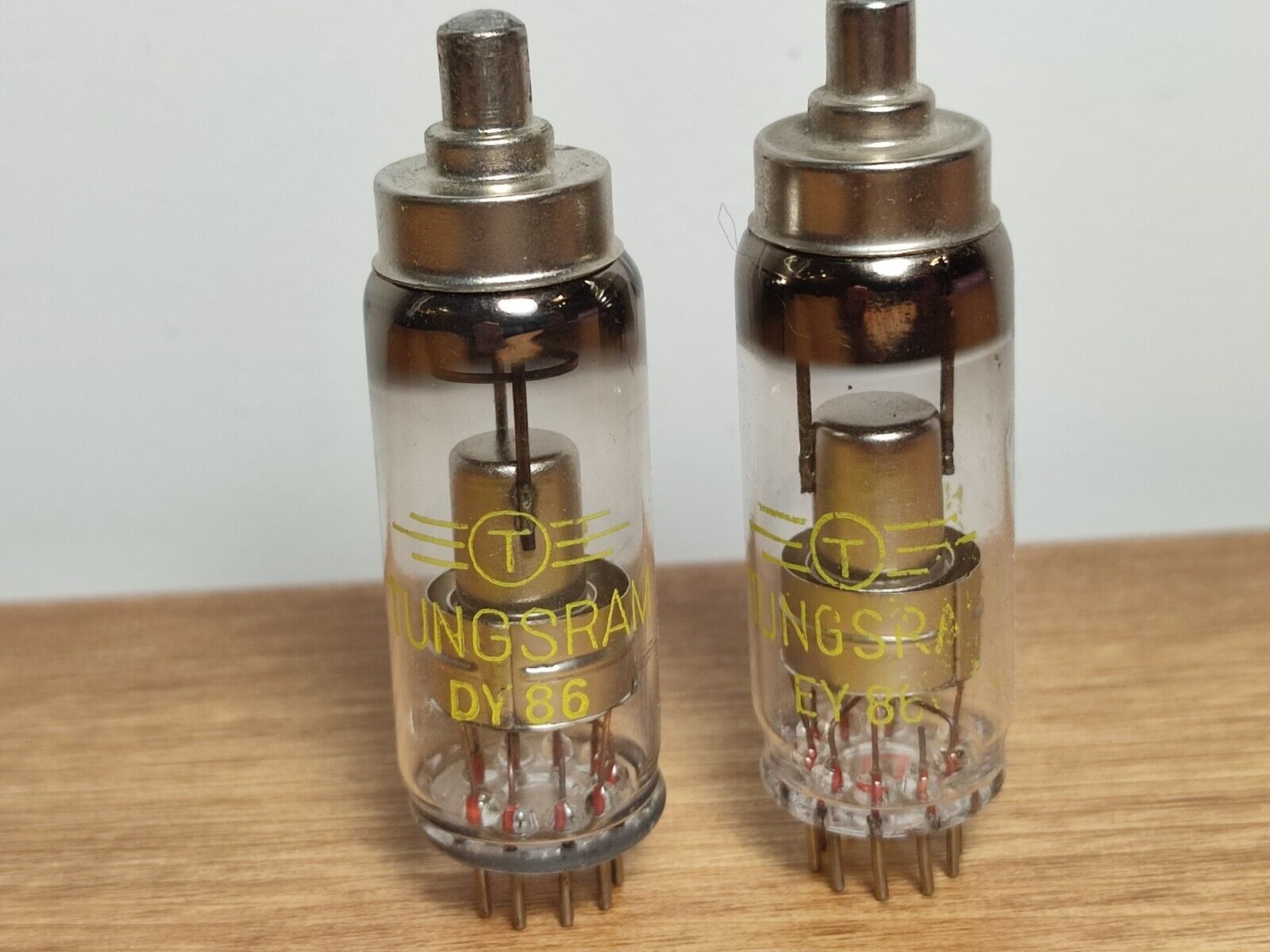 Pair DY86 TUNGSRAM HIGH-VACUUM RECTIFIER TUBE ( 2 psc lot) NOS