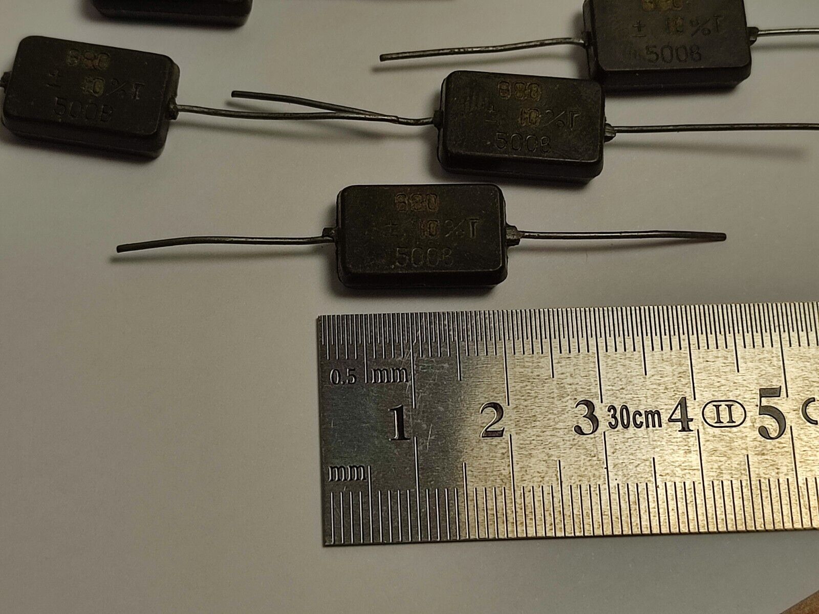 680 pF 500 V 10% LOT OF 10 Pcs.  RUSSIAN SILVER-MICA CAPACITORS KSO-10G КСО-10Г