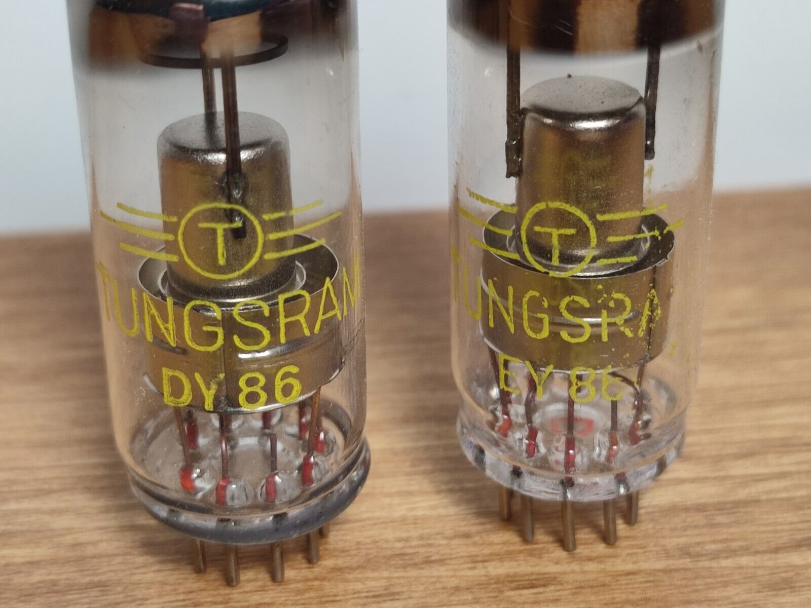 Pair DY86 TUNGSRAM HIGH-VACUUM RECTIFIER TUBE ( 2 psc lot) NOS