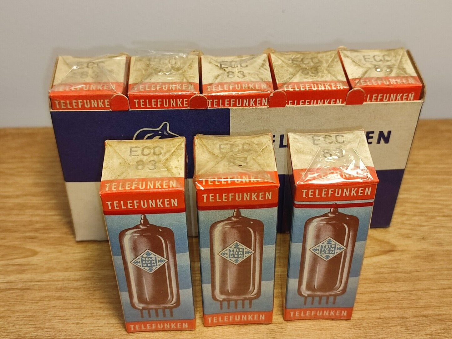 1x ECC83 TELEFUNKEN TUBE NOS FACTORY SEALED NEW BOXED (One Tube Only)