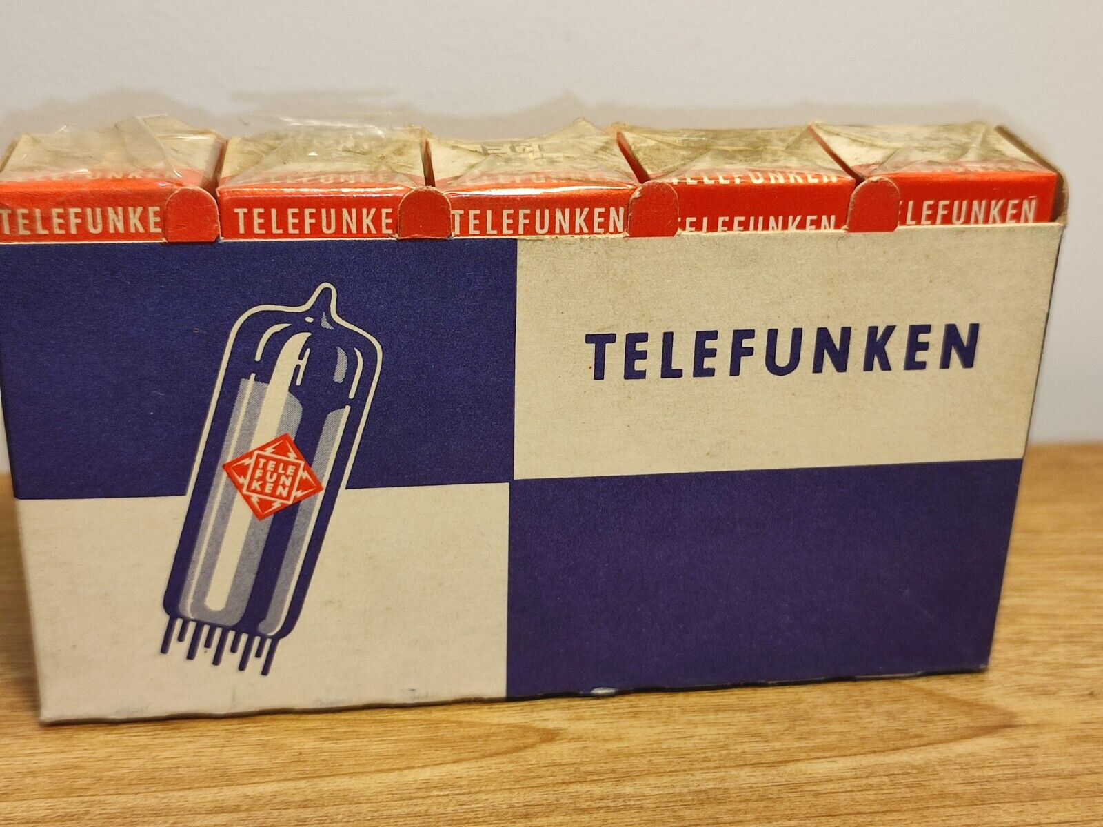 1x ECC83 TELEFUNKEN TUBE NOS FACTORY SEALED NEW BOXED (One Tube Only)