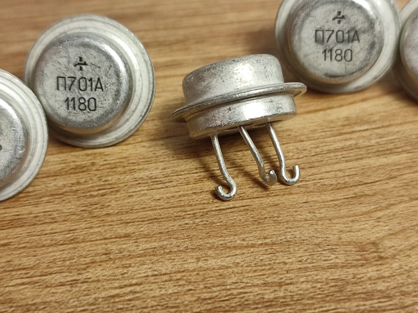 6x P701A = 2N1714 2N1716 2N1726 2SC525 2SC893 Transistors NEW NOS MATCHED DATE