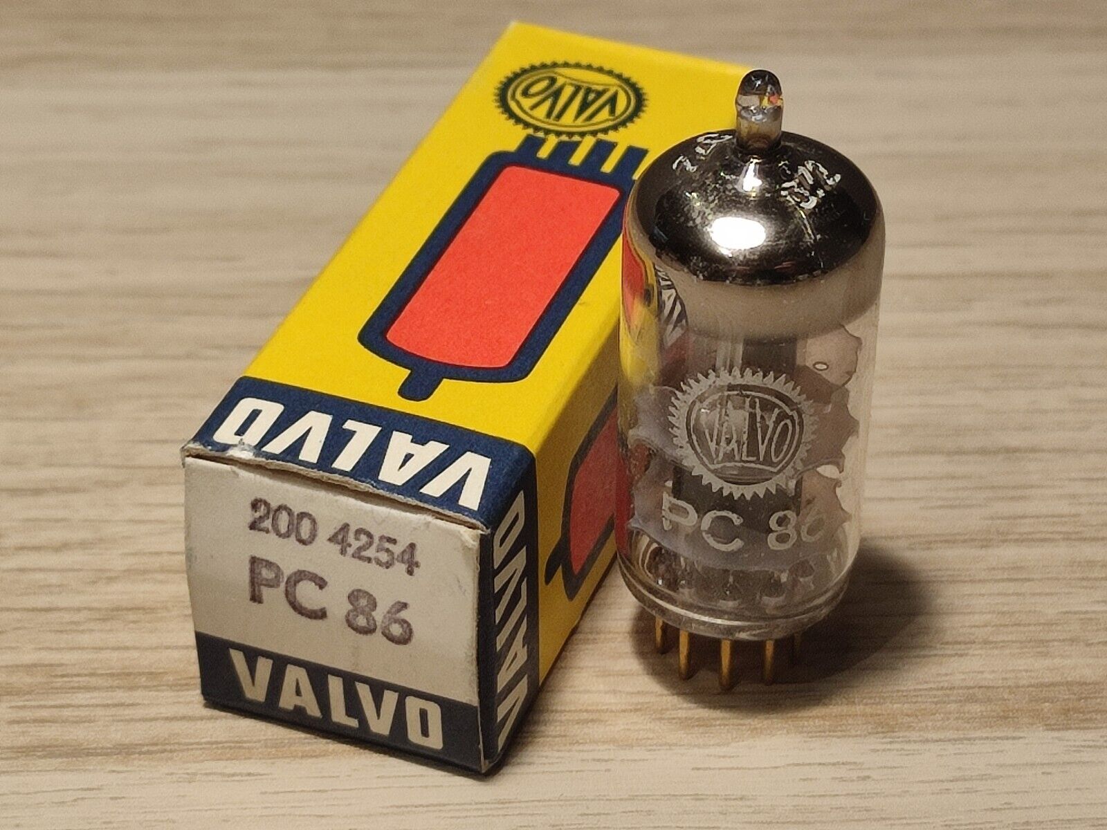 PC86 VALVO GOLD GRID NOS NEW tube NIB PC 86