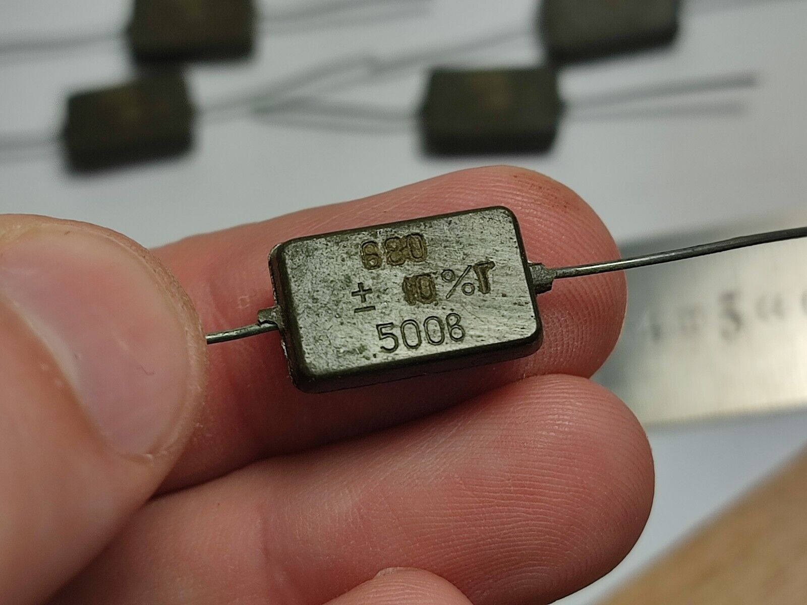 680 pF 500 V 10% LOT OF 10 Pcs.  RUSSIAN SILVER-MICA CAPACITORS KSO-10G КСО-10Г