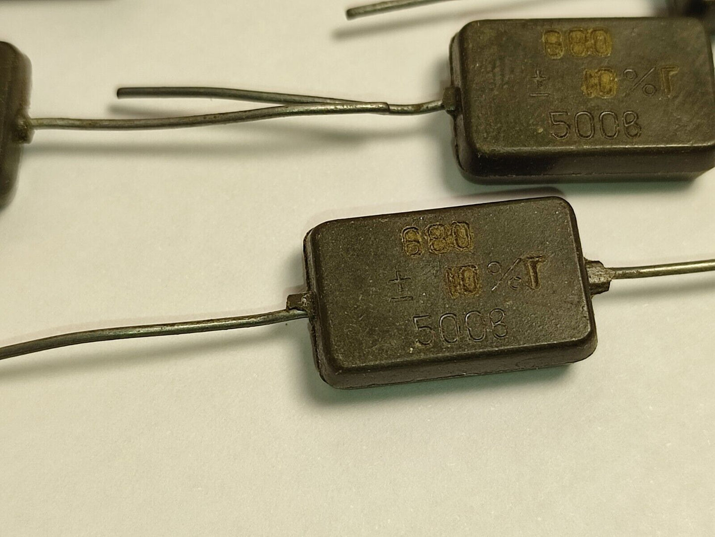 680 pF 500 V 10% LOT OF 10 Pcs.  RUSSIAN SILVER-MICA CAPACITORS KSO-10G КСО-10Г