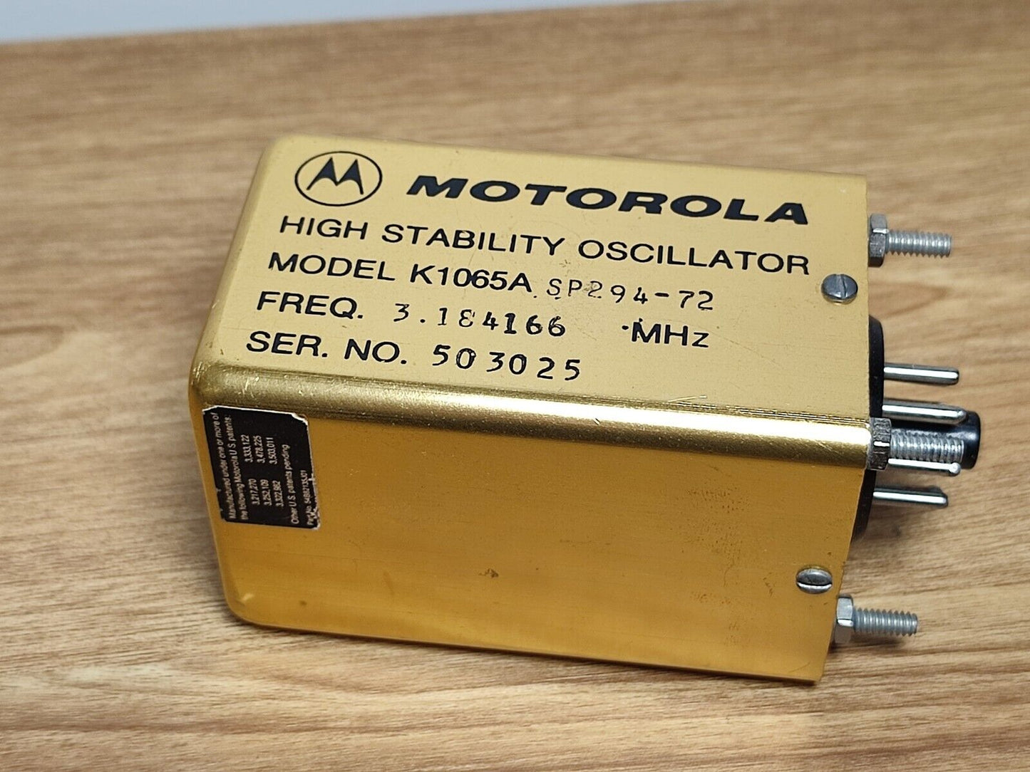 1 MOTOROLA HIGH STABILITY OSCILLATOR MODEL K1065A SP294-72