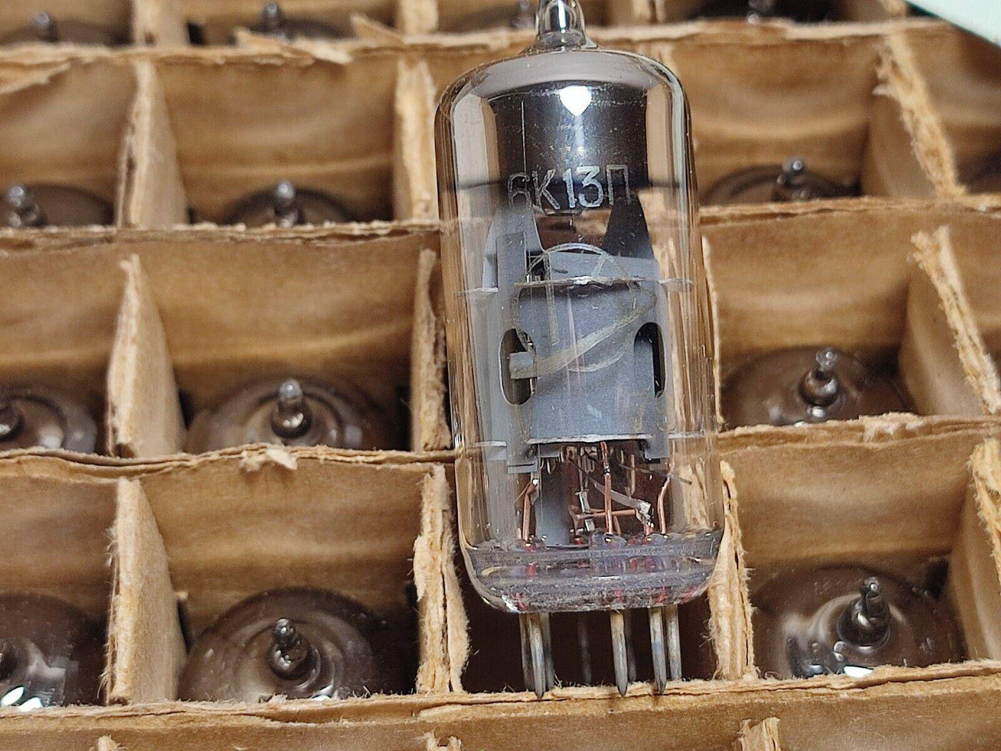 100pcs 6K13P RUSSIAN PENTODE 1979 NOS TUBE = EF89 EF183 EF85 EF865 6F26 6BY7 - Vintage Radio Parts Store