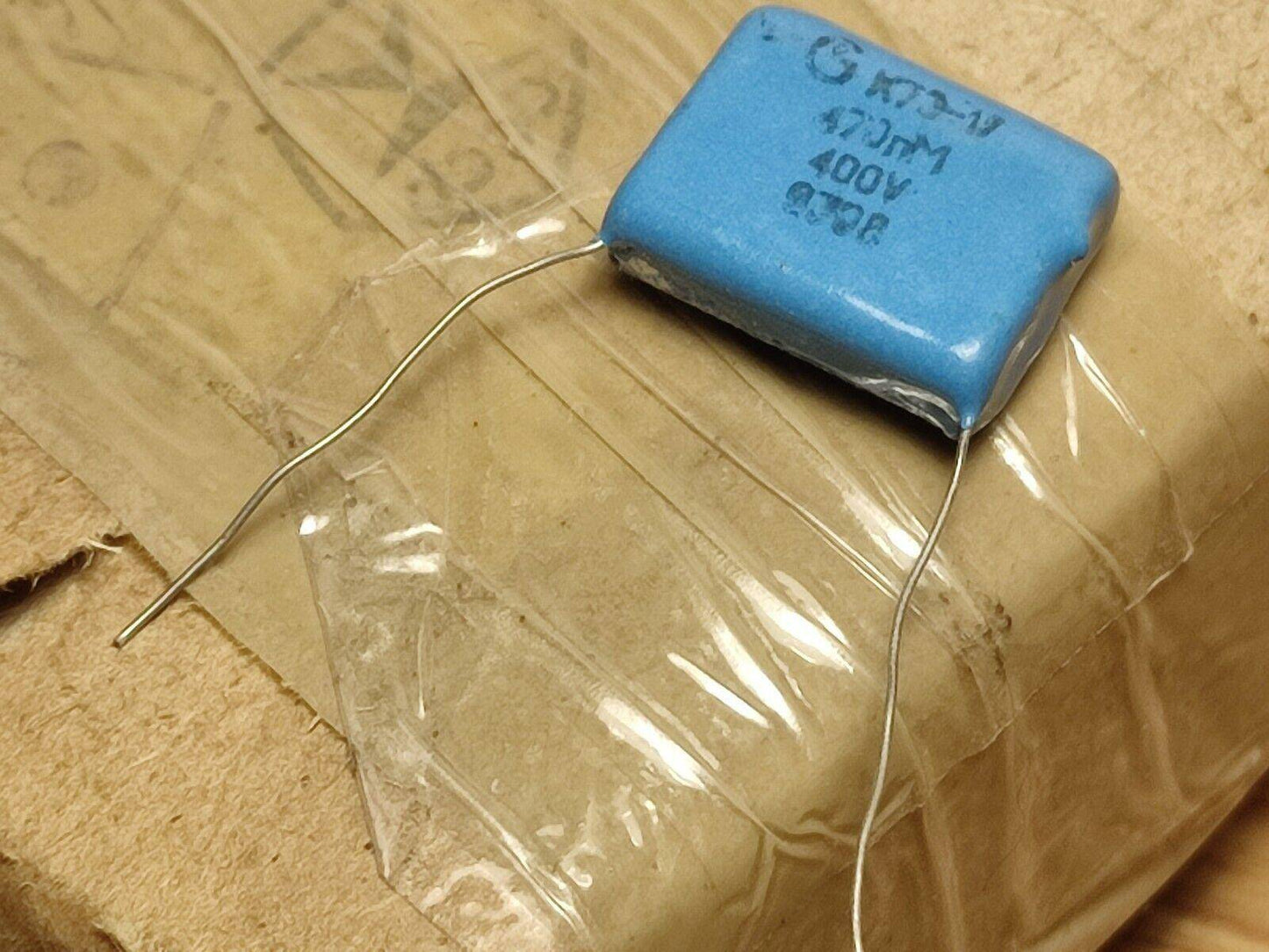 150 pcs 0.47uF 400V K73-17 Metallized Polyester Film PETP Audio Capacitors USSR - Vintage Radio Parts Store