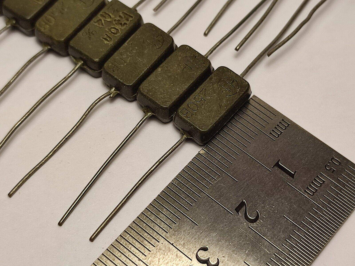 20x capacitor 300 pF 250 V 2% LOT SILVER-MICA SSSR KSO-1G - Vintage Radio Parts Store