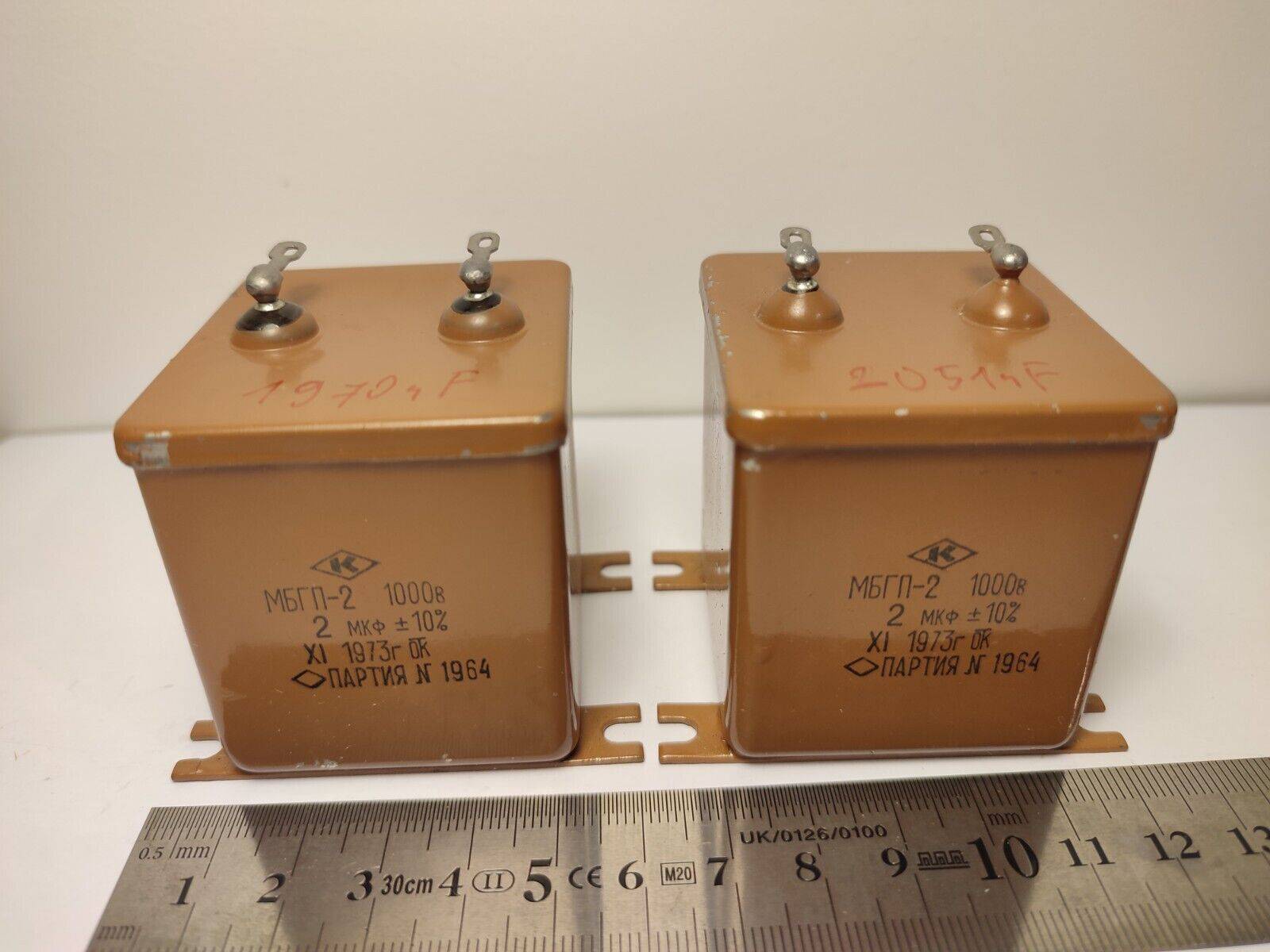 2x 2 uF 20% 1000 V RUSSIAN PAPER IN OIL PIO AUDIO CAPACITOR MBGP-2 МБГП-2 - Vintage Radio Parts Store