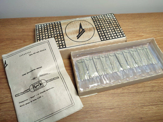 KA120B КА120Б mix Silicon Diode UHF 0.3-18GHz USSR military radio 50pcs BOX LOT - Vintage Radio Parts Store