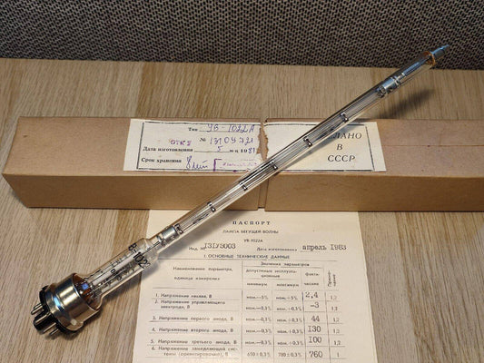 UV-1022A NOS NIB TRAVELLING WAVE TUBE TWT UV11B УВ-1022A Soviet NEW - Vintage Radio Parts Store