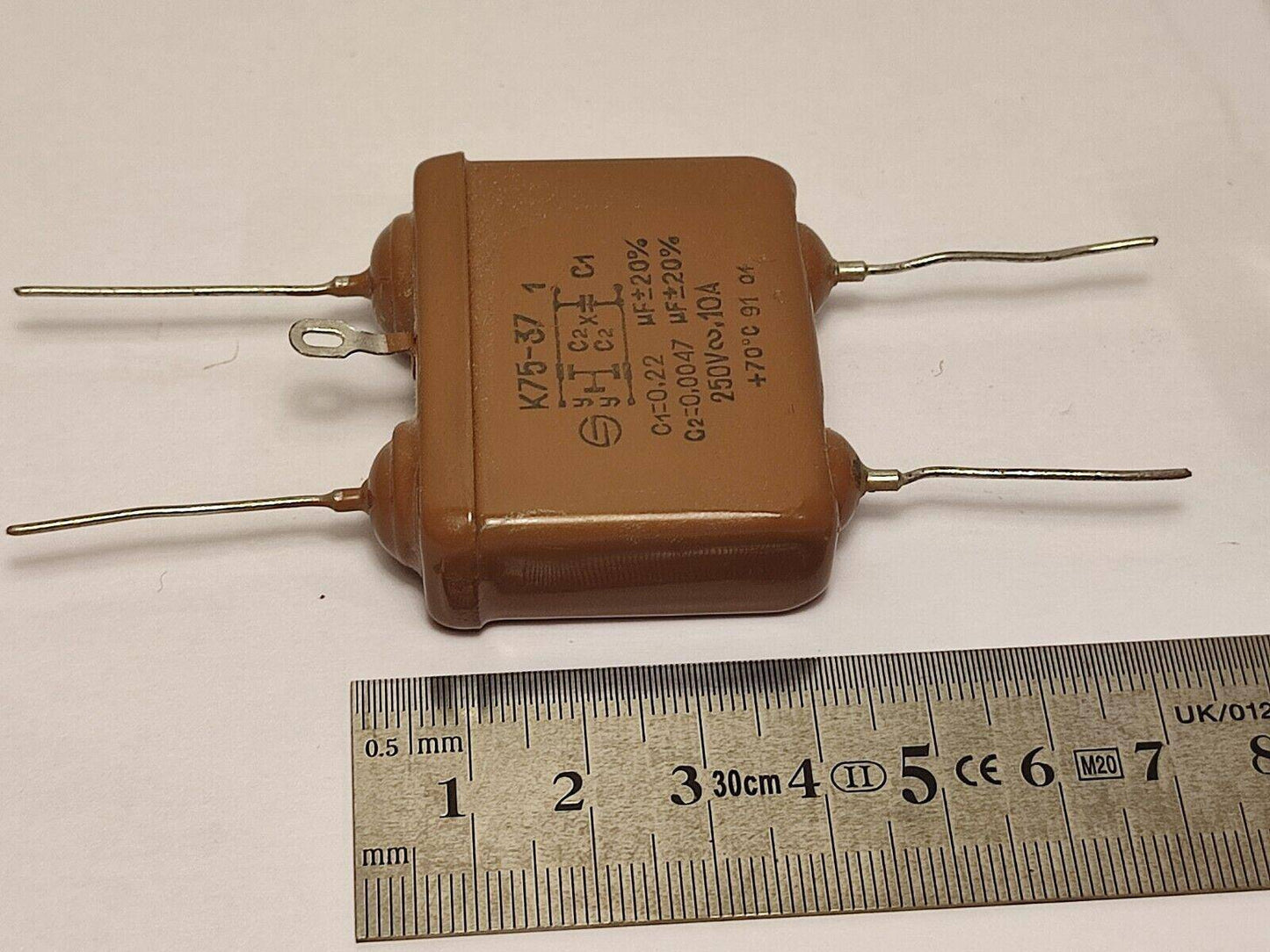 K75-37 C1=0.22mkf ±20% C2=0.0047mkf ±20% 250v 2pcs NEW PETP AUDIO CAPS OTK USSR - Vintage Radio Parts Store